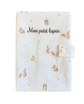 Protège carnet de santé personnalisé - Gaze de coton Lapinou brodé personnalisé au prénom de bébé — Ede