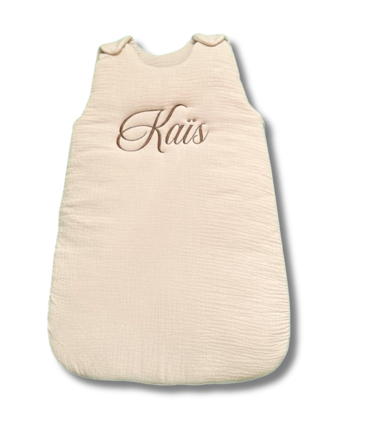 Gigoteuse beige clair personnalisée brodé personnalisé au prénom de bébé — Edenelle Création