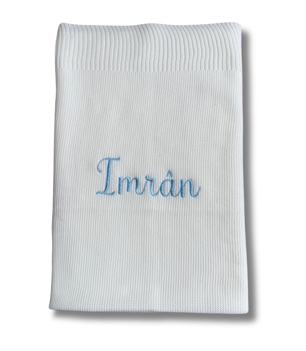 Couverture maille personnalisée - Blanc brodé personnalisé au prénom de bébé — Edenelle Création