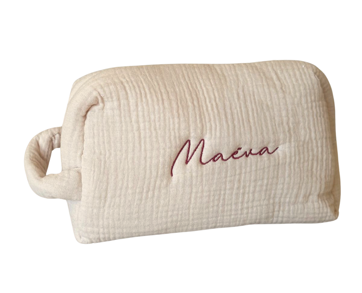 Trousse gaze de coton personnalisée  2 - Beige brodé personnalisé au prénom de bébé — Edenelle Création