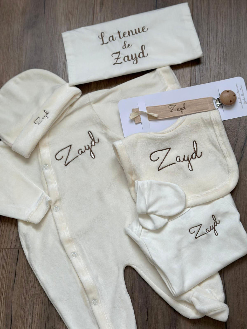Tenue de naissance 5pcs personnalisée - Velours crème