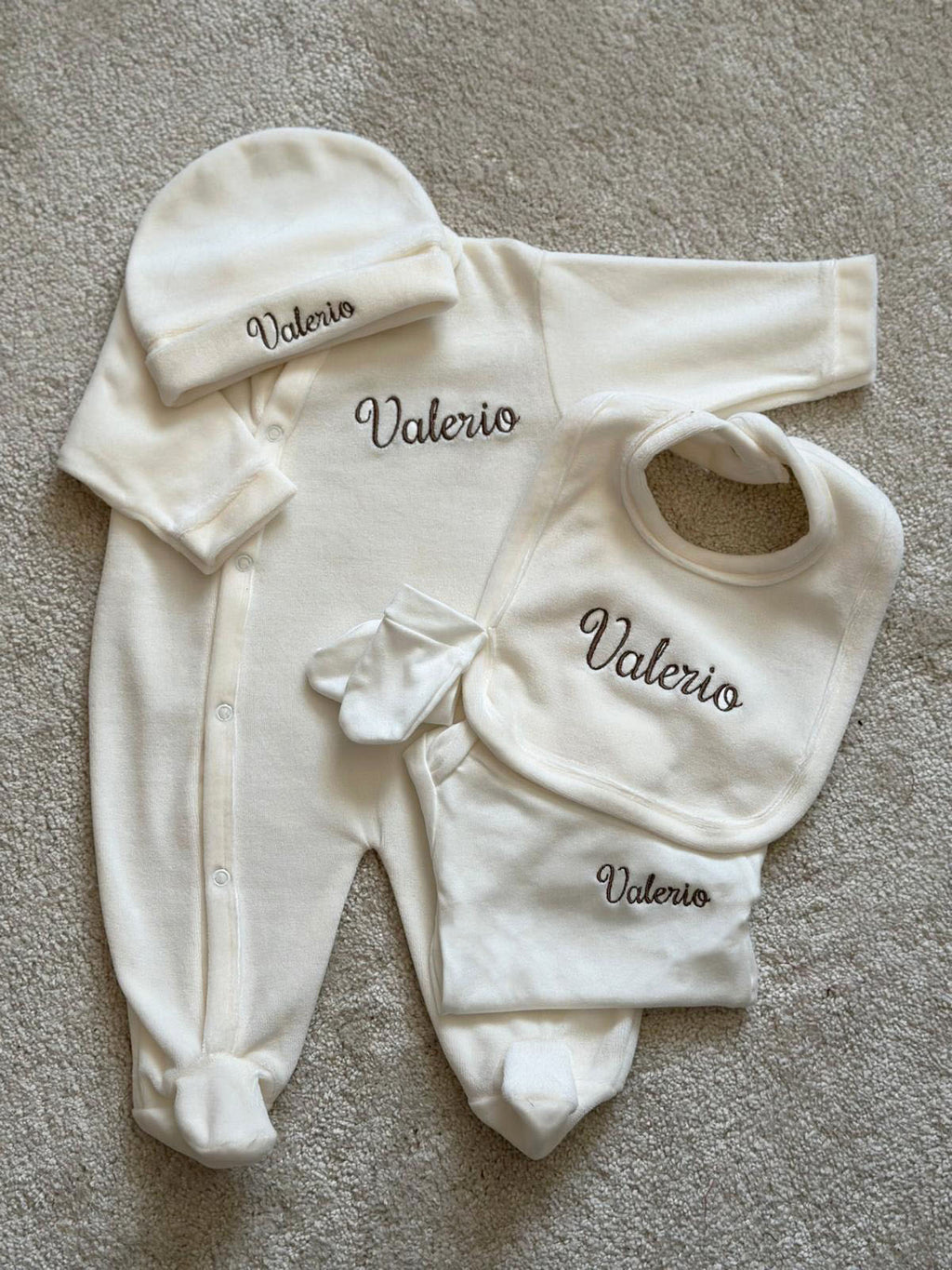 Tenue de naissance 5pcs personnalisée - Velours crème