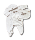 Tenue de naissance 5pcs personnalisée - Velours blanc brodé personnalisé au prénom de bébé — Edenelle 