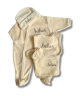 Tenue de naissance 5pcs personnalisée - Velours beige brodé personnalisé au prénom de bébé — Edenelle 